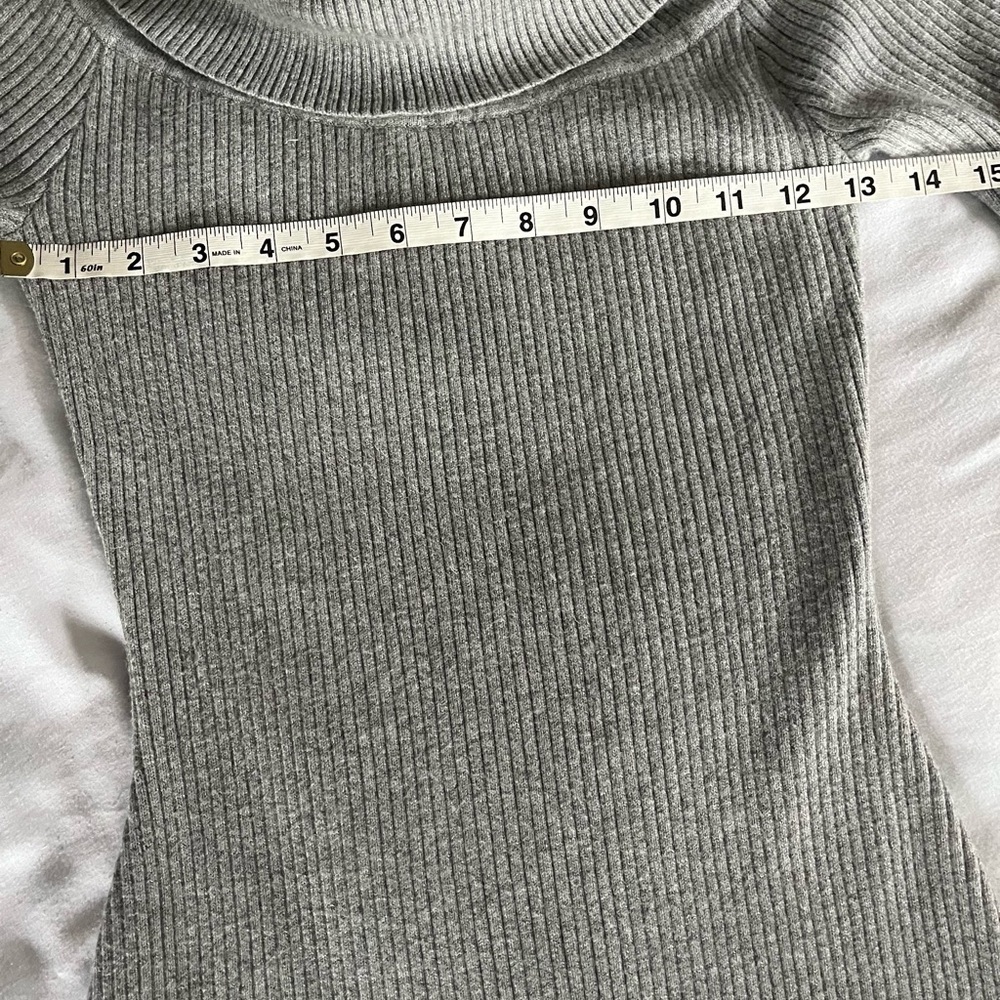 Abercrombie & Fitch Gray Knit Midi Off Shoulder Cozy Soft Sweater Dress Sz M EUC - Picture 8 of 14